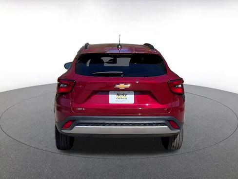 Used 2025 Chevrolet Trax LT image 12