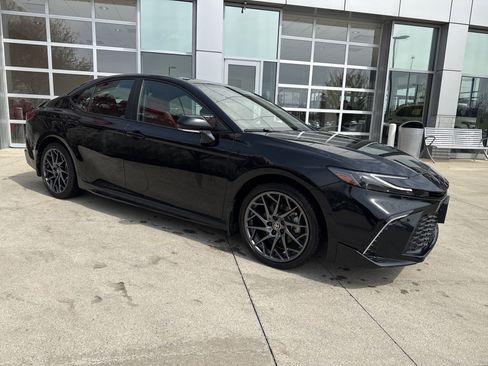 Used 2025 Toyota Camry XSE w/ Premium Plus Package image 2