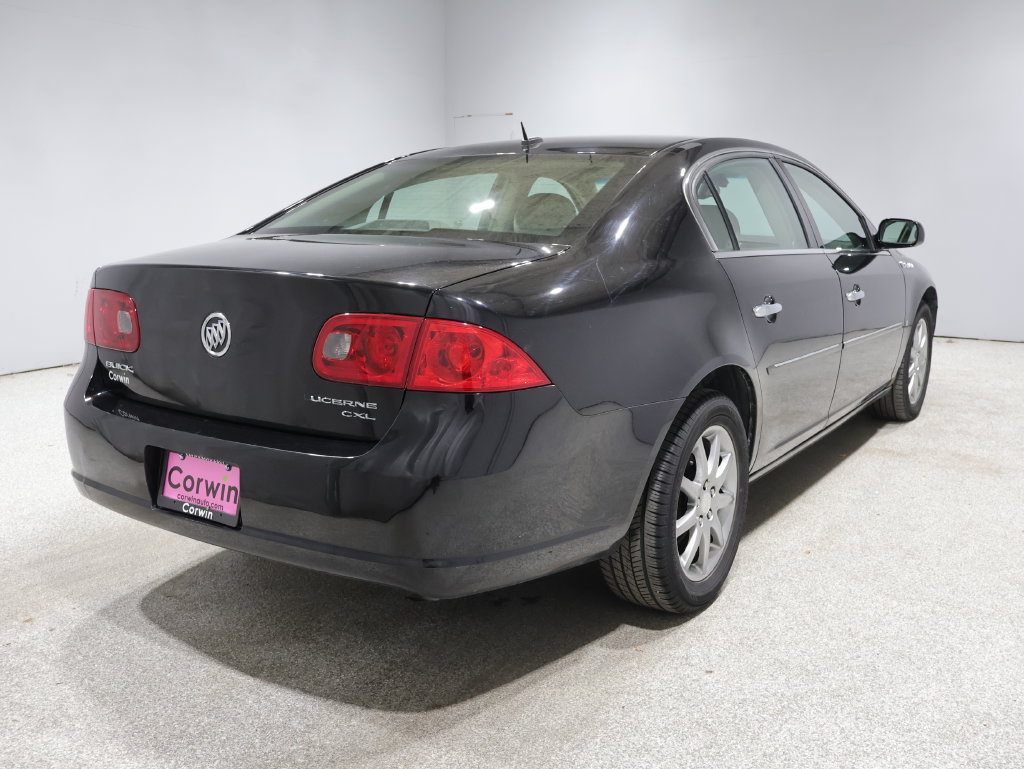 Used 2007 Buick Lucerne CXL w/ Luxury Package FWD image 2