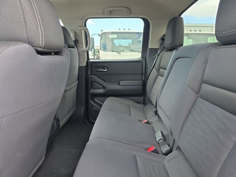 Used 2023 Nissan Frontier SV AWD/4WD image 15