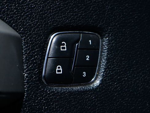 Used 2019 Ford F250 Lariat w/ Chrome Package image 19