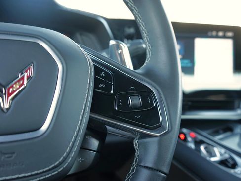 Used 2025 Chevrolet Corvette Z06 image 40