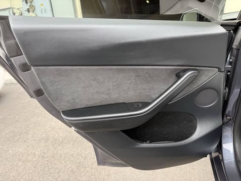 Used 2023 Tesla Model Y Performance AWD/4WD image 13