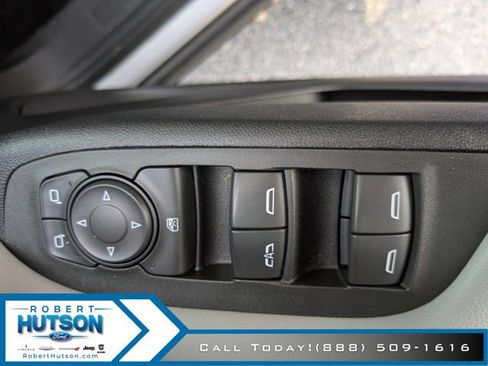 Used 2022 Chevrolet Equinox LT AWD/4WD image 15