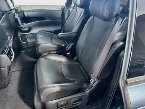 Used 2025 Kia Carnival SX Prestige FWD image 17