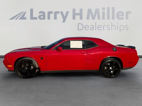 Used 2012 Dodge Challenger SXT Plus RWD image 2