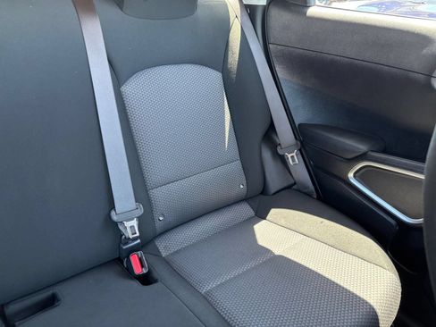 Used 2025 Kia Soul LX w/ LX Technology Package FWD image 35