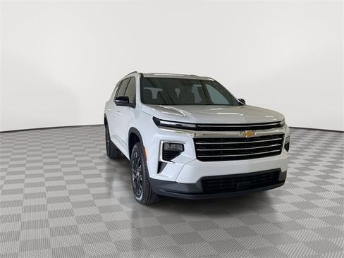 New 2026 Chevrolet Traverse LT w/ Sun and Wheel Package image 3