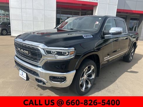 Used 2024 RAM 1500 Limited AWD/4WD image 2