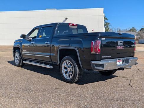Used 2018 GMC Sierra 1500 SLT w/ Enhanced Driver Alert Package image 6
