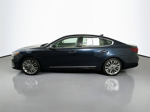 Used 2020 Kia Cadenza Limited image 4