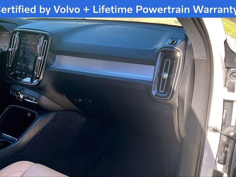 Used 2020 Volvo XC40 T5 Momentum w/ Protection Package Premier image 21