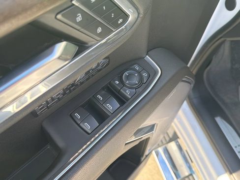 Used 2024 Chevrolet Silverado 1500 High Country w/ High Country Premium Package AWD/4WD image 17