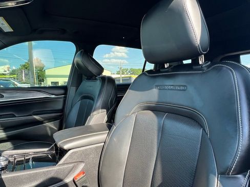 Used 2022 Jeep Grand Cherokee L Overland image 39