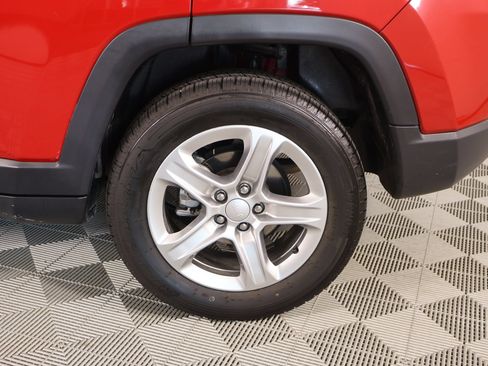 Used 2023 Jeep Compass Latitude w/ Convenience Group AWD/4WD image 18