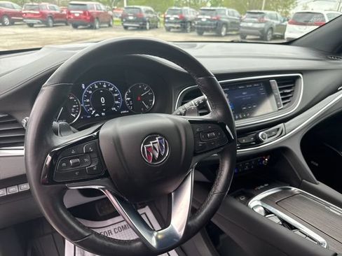 Used 2023 Buick Enclave Avenir w/ Avenir Technology Package AWD/4WD image 27
