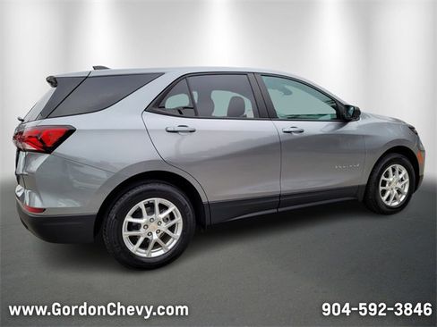 Used 2023 Chevrolet Equinox LS w/ LS Convenience Package image 5