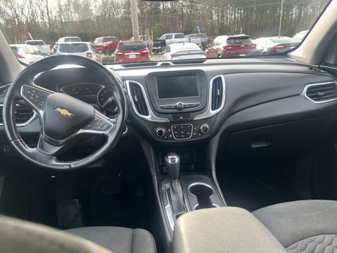 Used 2020 Chevrolet Equinox LT image 3