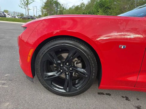 Used 2022 Chevrolet Camaro LT w/ Technology Package RWD image 4
