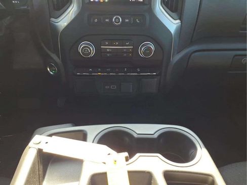 Used 2024 Chevrolet Silverado 1500 Custom Trail Boss w/ Turbomax Blackout Package AWD/4WD image 11