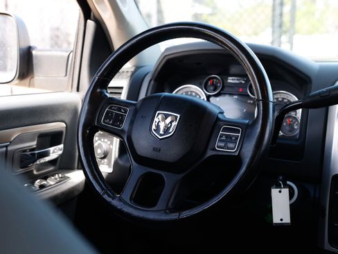 Used 2016 RAM 3500 Lone Star image 32