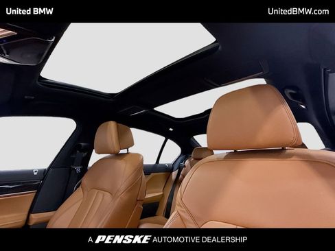 Used 2022 BMW 740i w/ M Sport Package RWD image 12