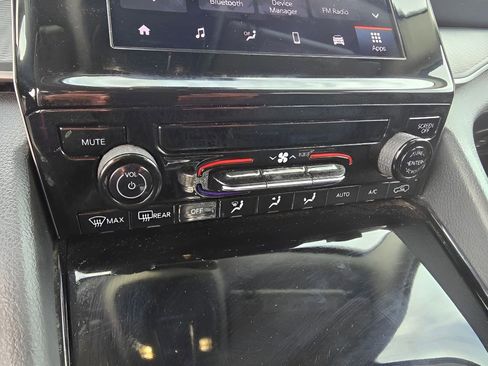 Used 2023 Jeep Grand Cherokee L Laredo image 21