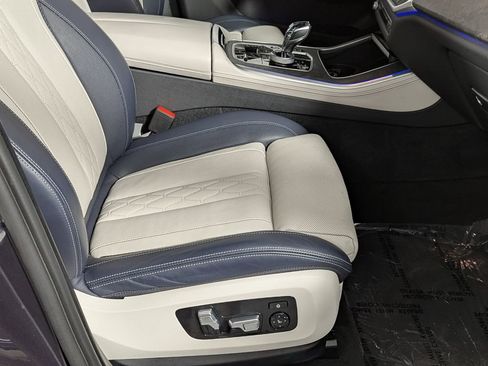 Used 2021 BMW X5 xDrive40i w/ M Sport Package image 28