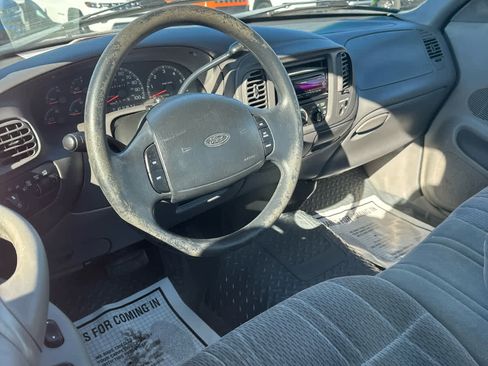 Used 1998 Ford F150 XLT image 10