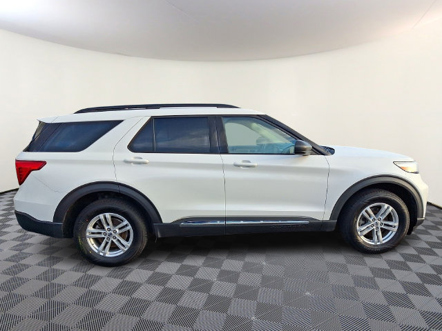 Used 2022 Ford Explorer XLT w/ Equipment Group 202A AWD/4WD image 7