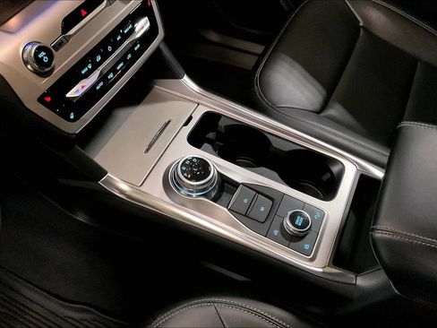 Certified 2024 Ford Explorer XLT w/ Equipment Group 202A image 16