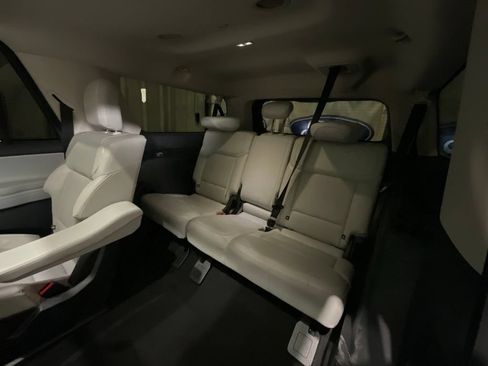 Used 2025 Ford Expedition Max Platinum w/ Driver's Package AWD/4WD image 11