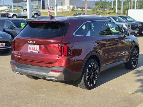 Used 2025 Kia Sorento EX w/ Panoramic Sunroof Package FWD image 6