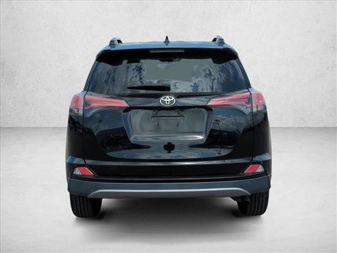 Used 2018 Toyota RAV4 XLE image 3
