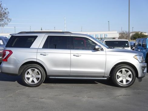 Used 2020 Ford Expedition XLT w/ Equipment Group 202A image 5