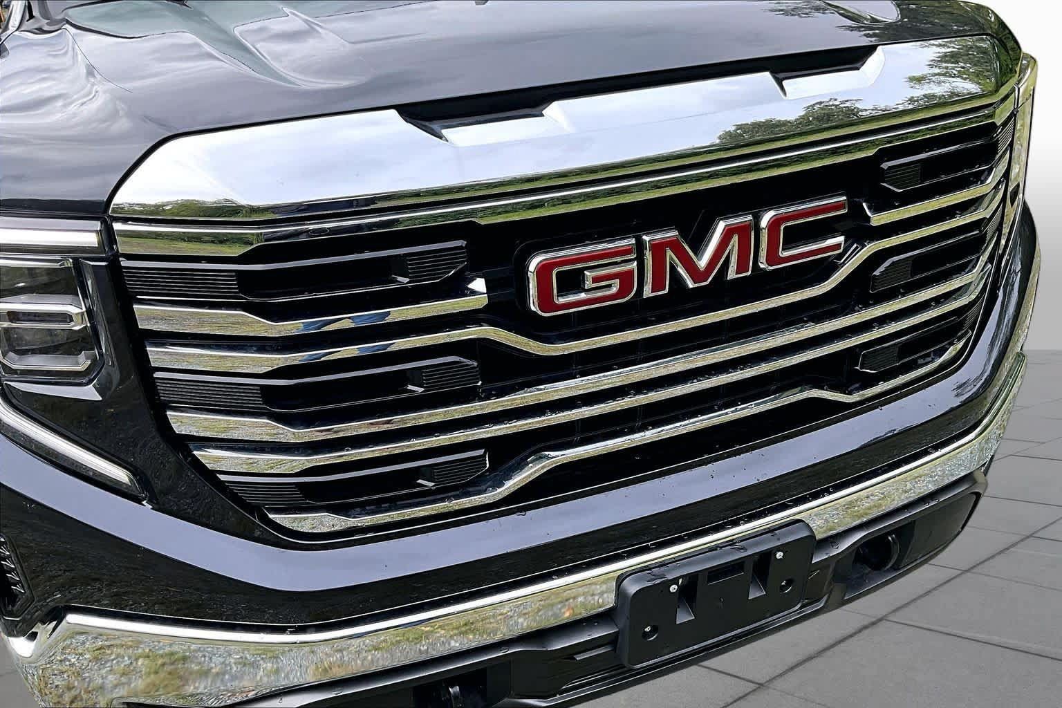 Used 2026 GMC Sierra 1500 SLT AWD/4WD image 30