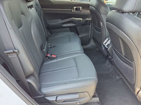 Used 2022 Kia Sorento S FWD image 18