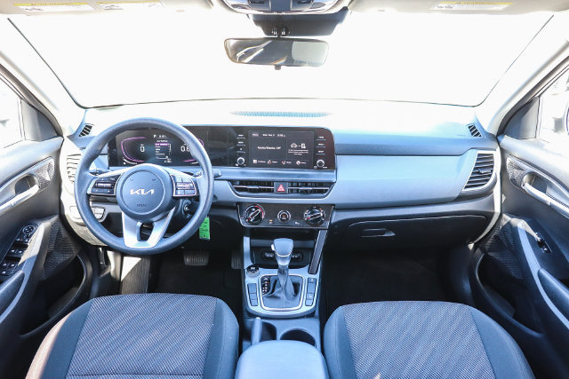 Used 2024 Kia Seltos LX AWD/4WD image 13