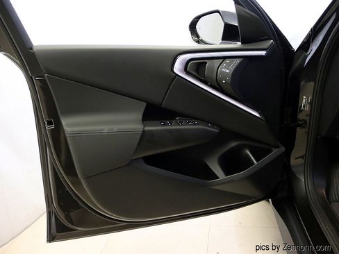 Used 2025 BMW X3 xDrive30i w/ Premium Package image 27