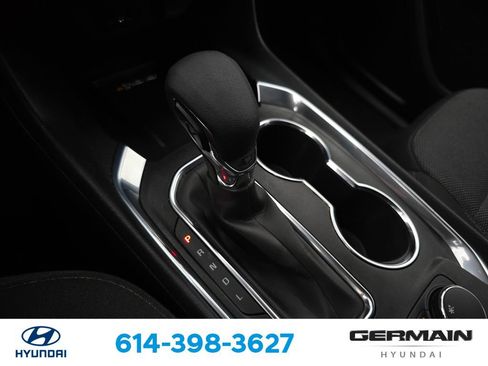 Used 2023 Chevrolet Traverse LT FWD image 25