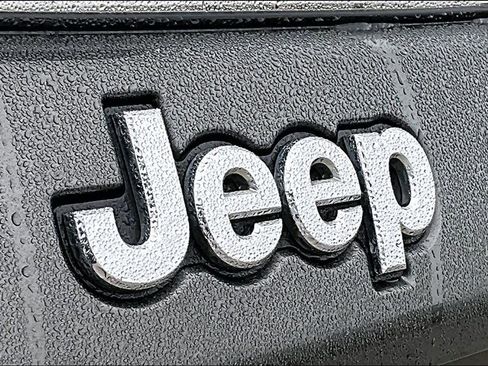 Used 2018 Jeep Compass Latitude w/ Popular Equipment Group image 30