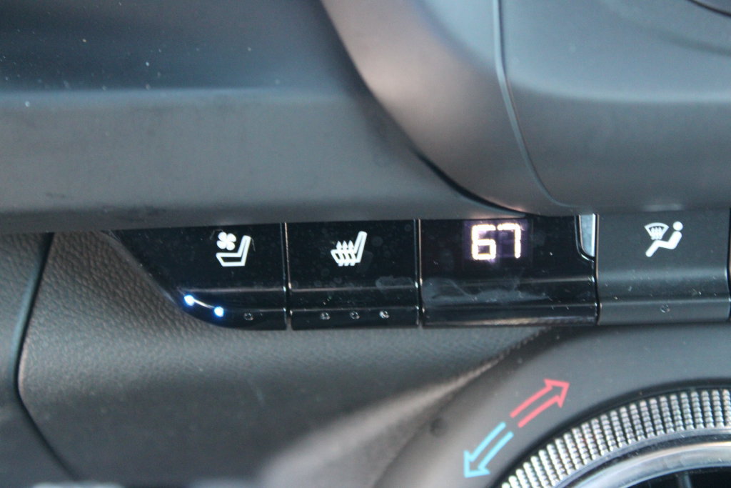 Used 2022 Chevrolet Camaro ZL1 RWD image 27