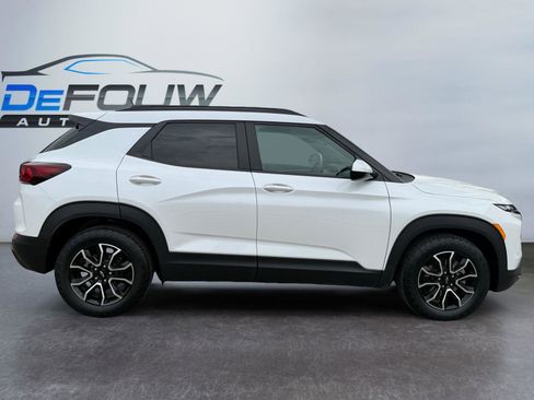 Used 2024 Chevrolet TrailBlazer ACTIV w/ Convenience Package image 2