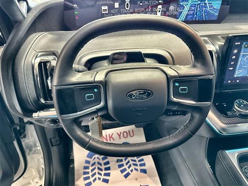 New 2026 Ford Expedition Max Platinum image 17