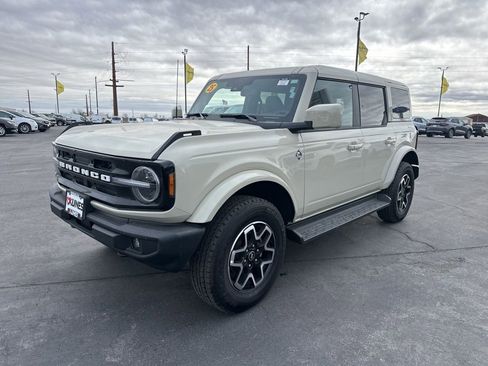 Used 2025 Ford Bronco Outer Banks image 15