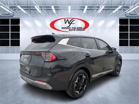 Used 2026 Kia Sportage EX FWD image 3