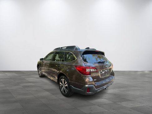 Used 2019 Subaru Outback 3.6R Limited AWD/4WD image 4