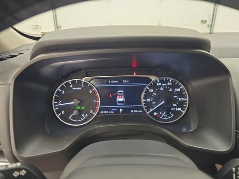 Used 2025 Nissan Rogue SV AWD/4WD image 27