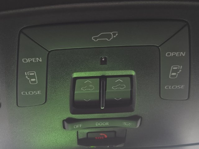 Certified 2026 Toyota Sienna Limited FWD image 25