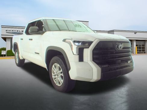 Used 2023 Toyota Tundra SR5 w/ SR5 Convenience Package AWD/4WD image 2